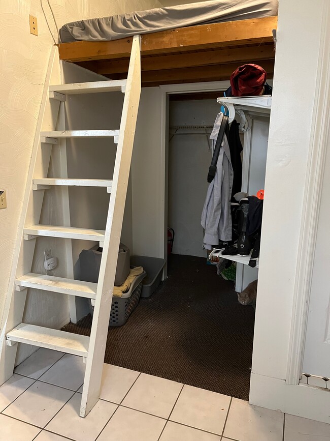 closet - lots of space - 748 Snider St