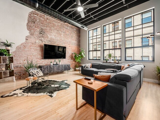 Building Photo - The Lofts at 44