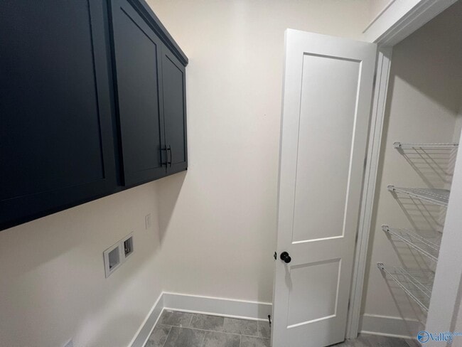 Building Photo - 330 Silo Ln