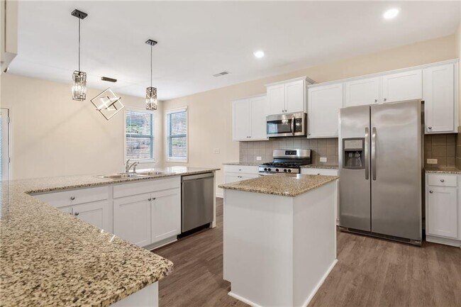 Building Photo - 153 Wayside Terrace