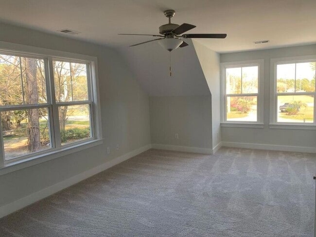 Building Photo - 1053 Rosa Green Rd