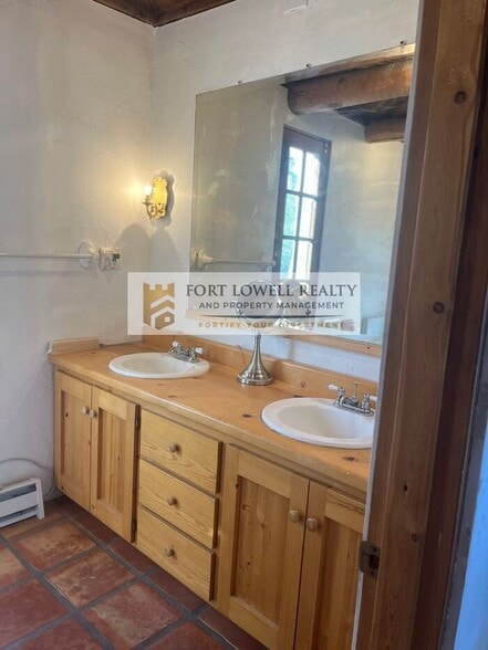 Building Photo - 2747 S Kinney Rd