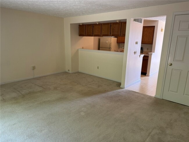 Building Photo - 116 Jordache Ln
