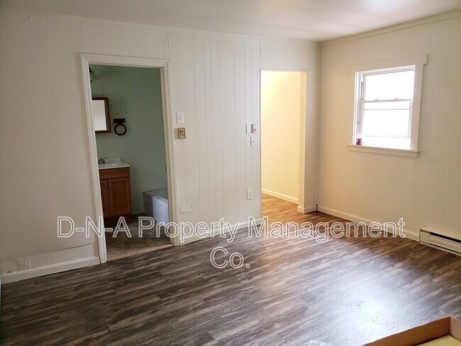 Building Photo - 3910 PA-447