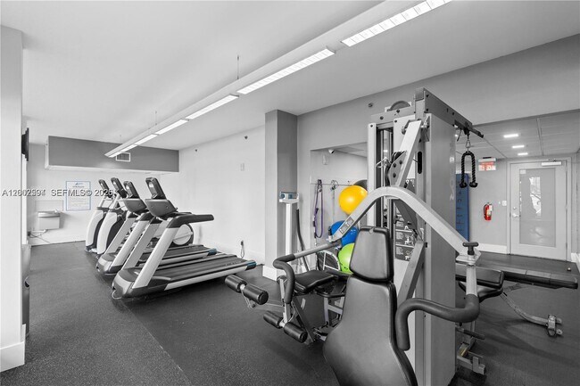 Building Photo - 200 SE 15th Rd