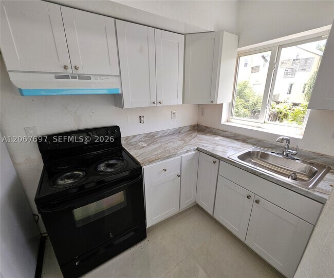Building Photo - 450 NW 84th St