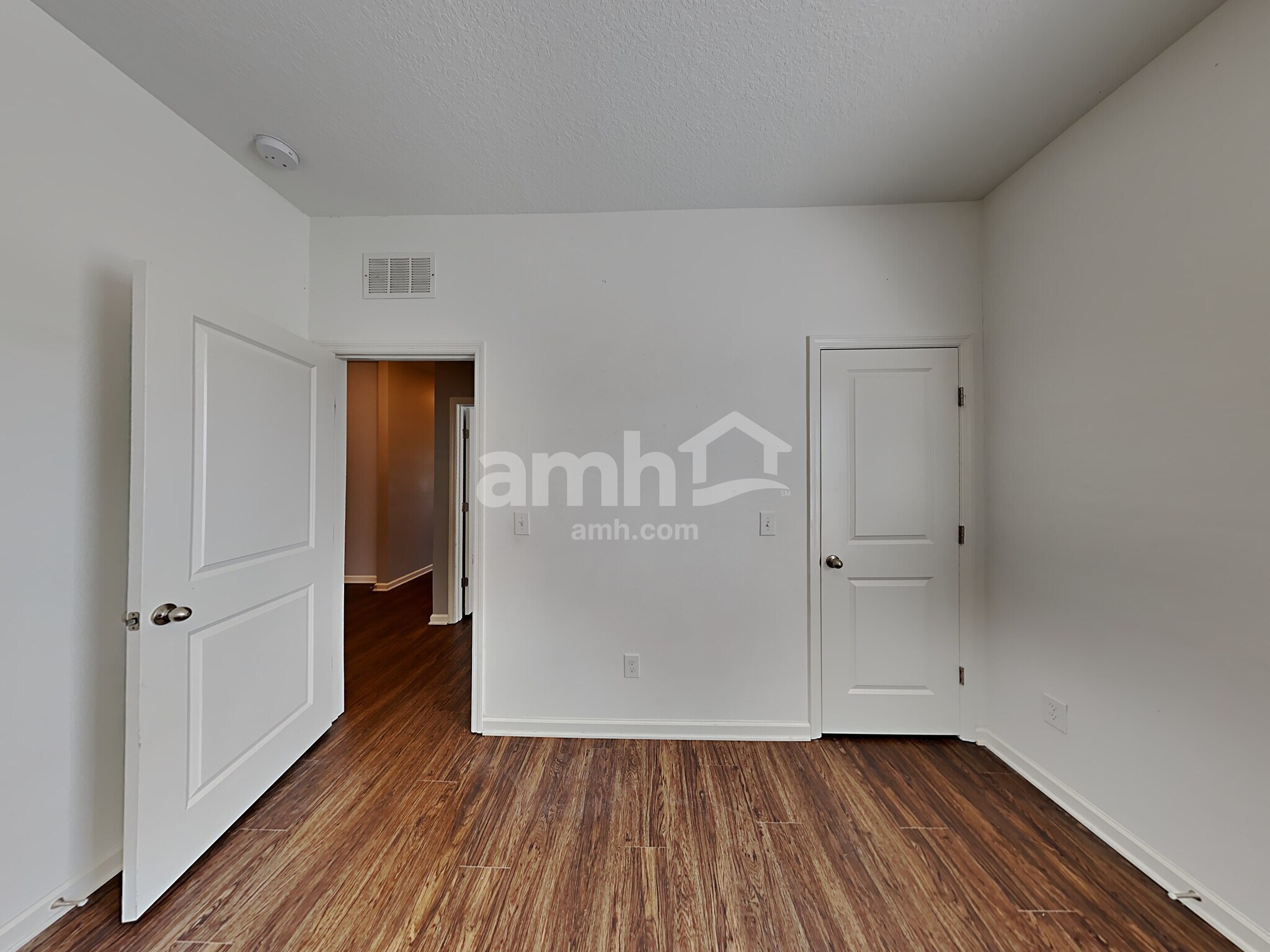 Building Photo - 4890 St James Ln