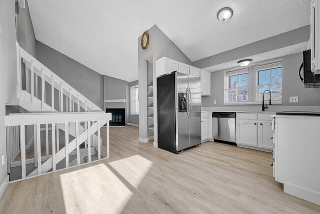 Building Photo - 16934 E Whitaker Dr