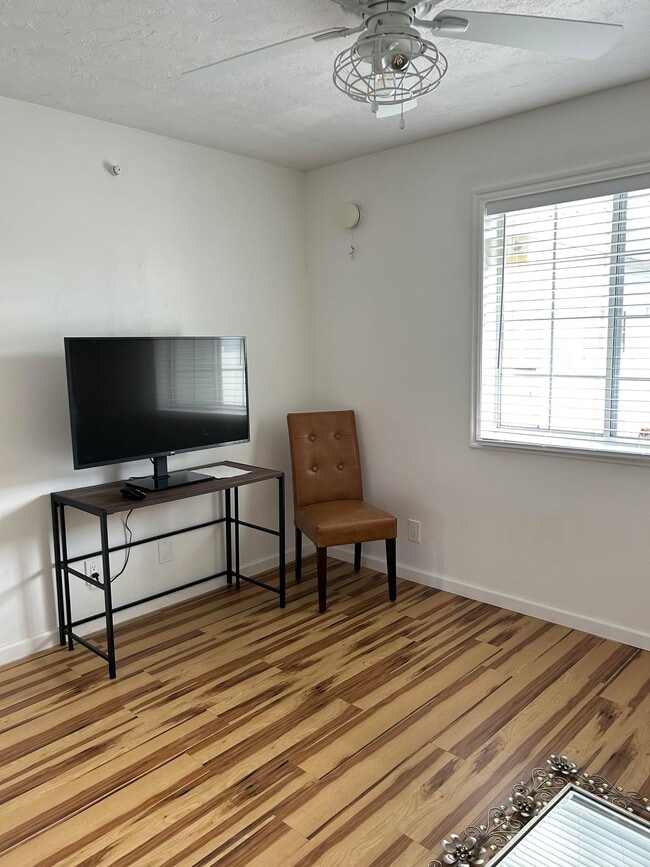 Building Photo - 1095 Canal Ave