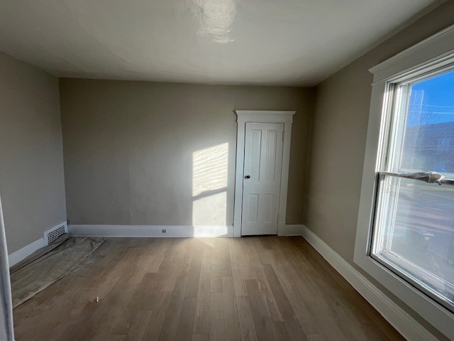 Building Photo - 911 E Washington St