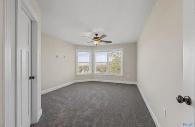 Building Photo - 2807 Talon Cir