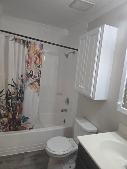 Building Photo - 2948 Klein St