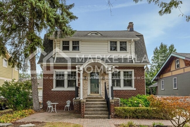 Building Photo - 509 S Pleasant St