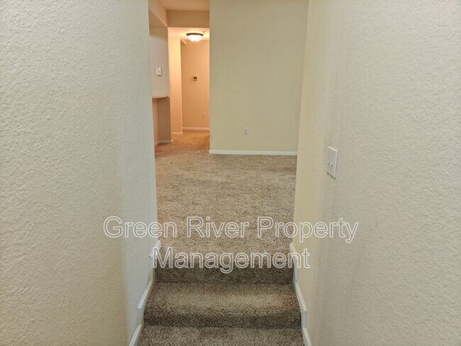 Building Photo - 10075 Gate Pkwy N