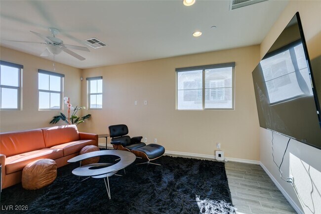 Building Photo - 172 Petaluma Valley Dr