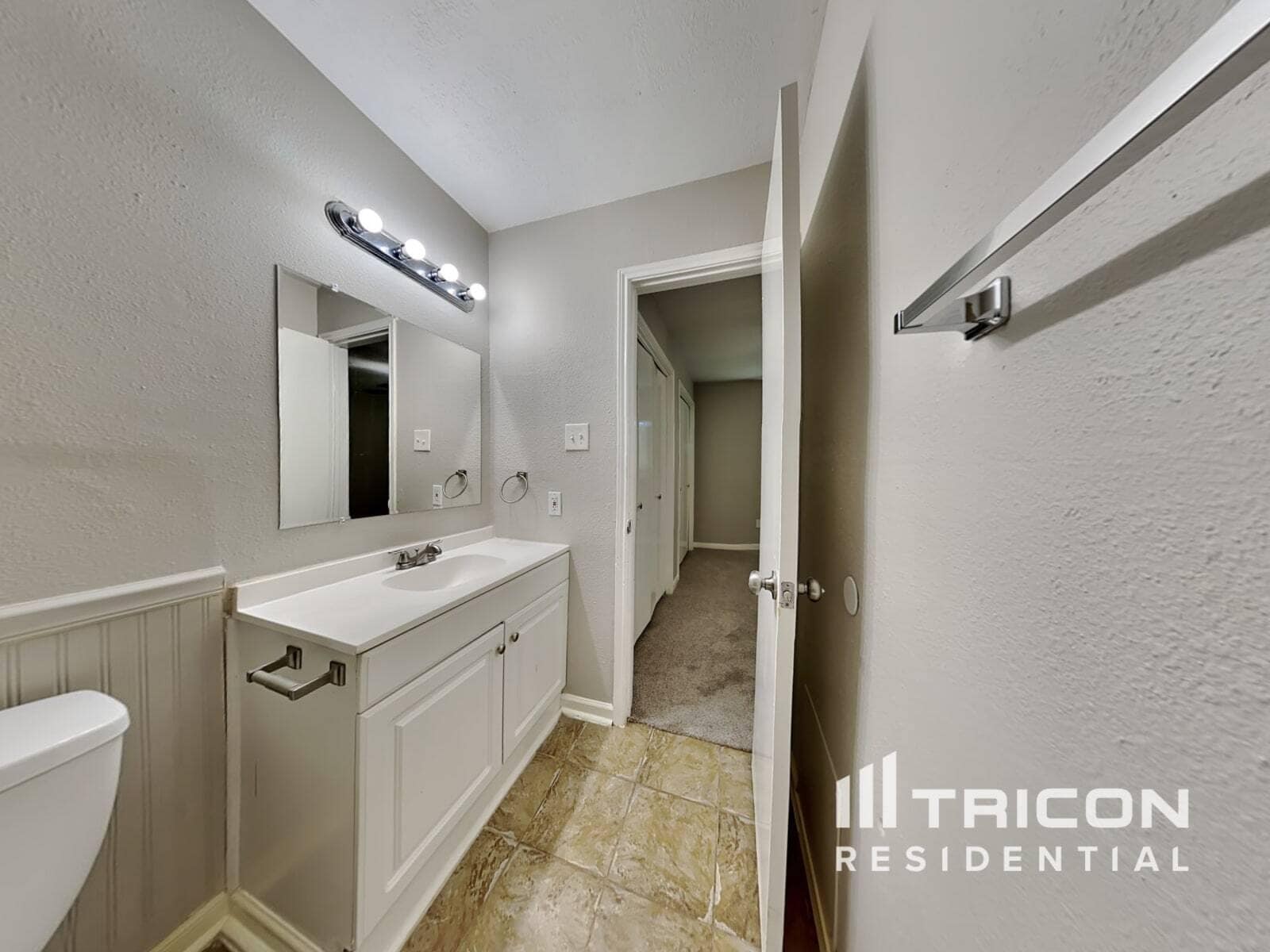 Building Photo - 14202 Clear Forest Dr