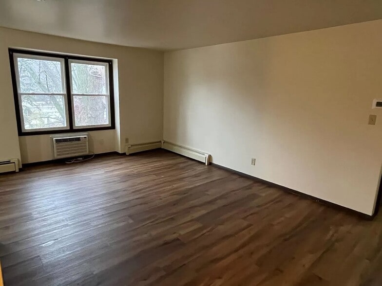 Building Photo - 1337 S Taylor St