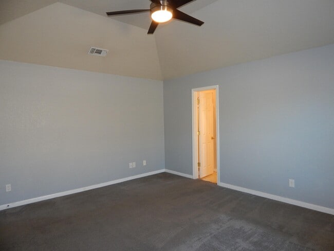 Building Photo - 106 Cedar Ridge Dr