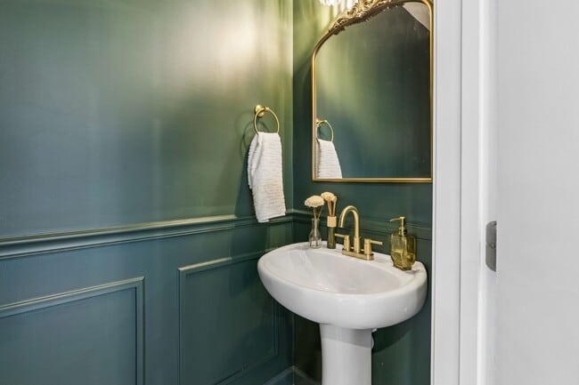 Building Photo - 140 Jackson Alan Dr