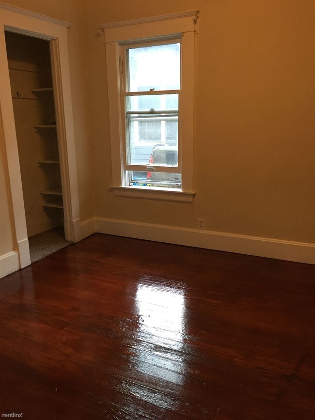 Building Photo - 4 br, 2 bath House - 1139 W Lovell St