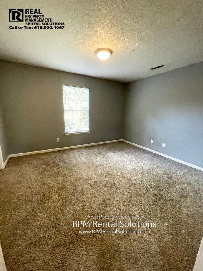 Building Photo - 2 Story Brick Duplex- 2BD/1.5BA Walk to MTSU!