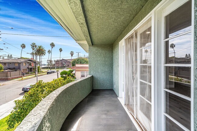 Building Photo - 35-35 Kennebec Ave