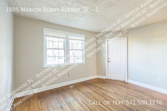 Building Photo - Spacious 1Bd/1Bth + Den apartment – Prime ...