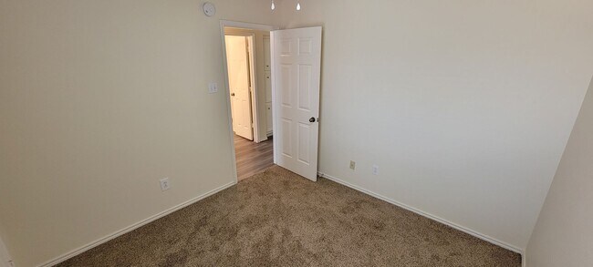 Building Photo - Spacious 4/2/2 in Frenship