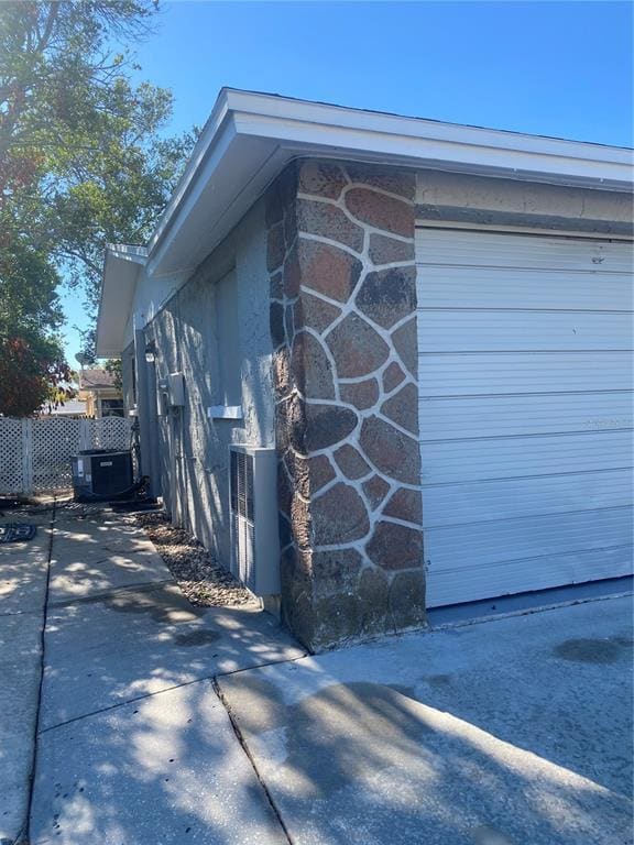 Building Photo - 7540 Venice Dr