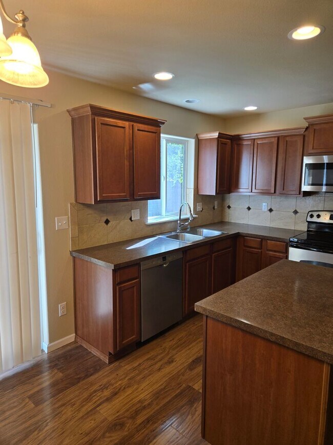 Building Photo - STATUS: HOLD- |R16| $2450