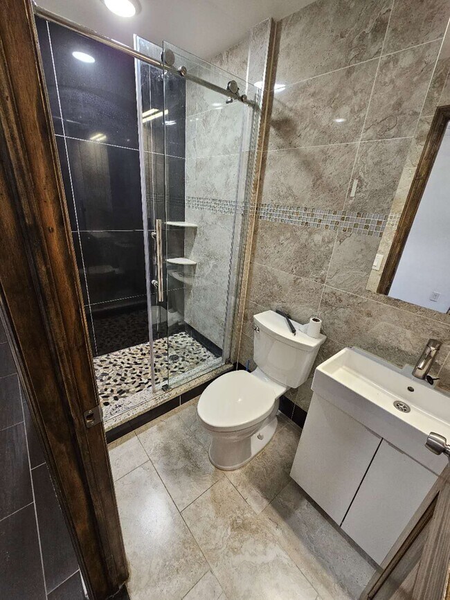 Building Photo - 1229 N 15th St