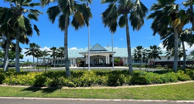 Building Photo - 3 BD/ 3 BA Townhome W/ Solar- Available no...