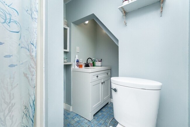 Building Photo - 40 Gledhill Ave