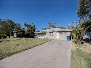 Building Photo - 530 W 15th St