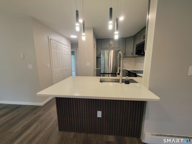 Building Photo - 73 Willow Springs