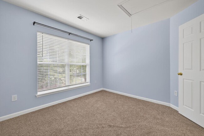 Building Photo - 12031 Arista Manor Way