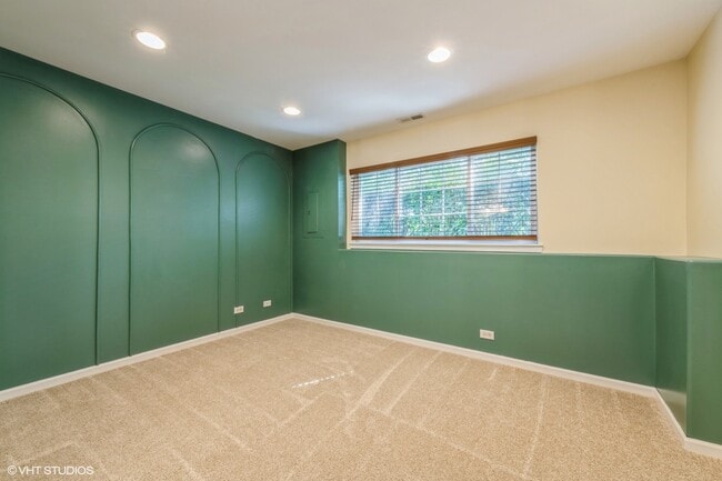 Building Photo - 1419 New Haven Dr