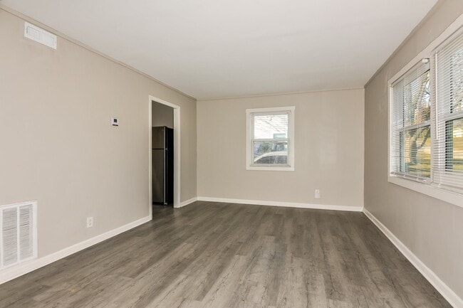 Building Photo - 8620 Graham Ln