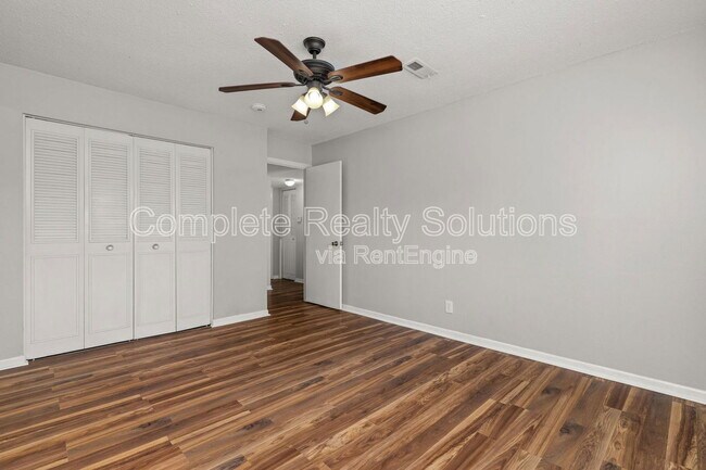 Building Photo - 2042 Gascony Parc Dr