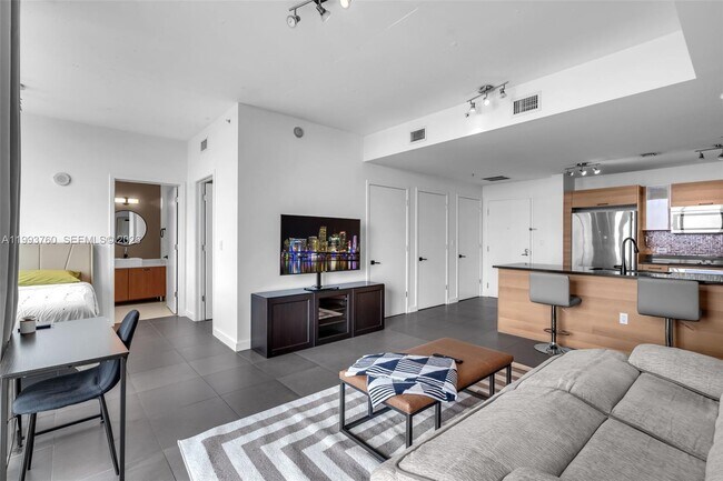 Building Photo - 3301 NE 1st Ave