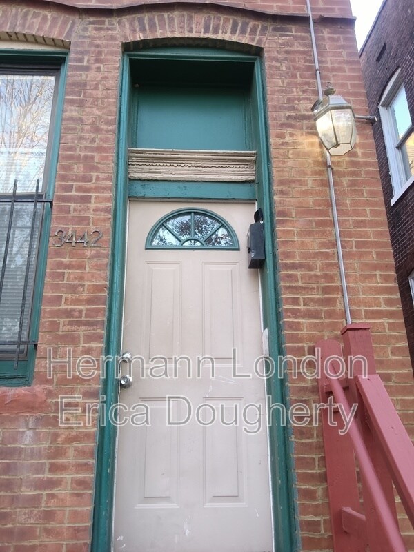 Primary Photo - 3442 S Jefferson Ave