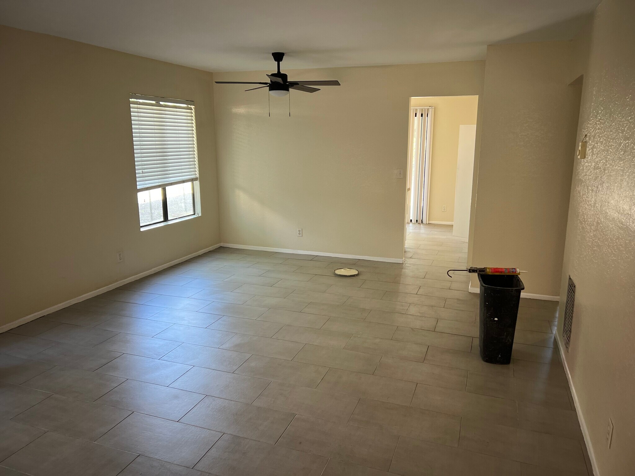 Building Photo - 120 Avenida Las Brisas