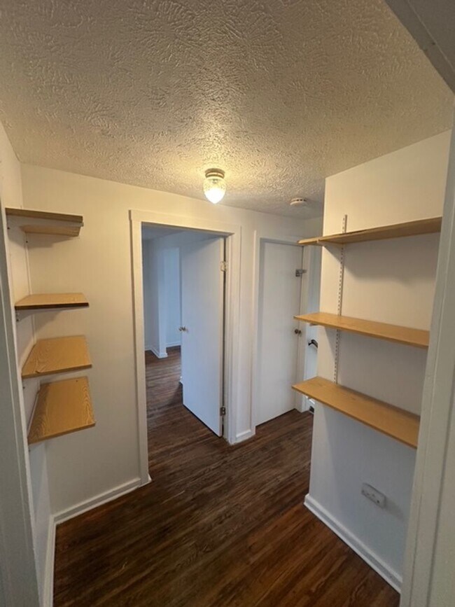 Building Photo - Charming 4-Bedroom Single-Family Rental in Rochester – Ready for Move In