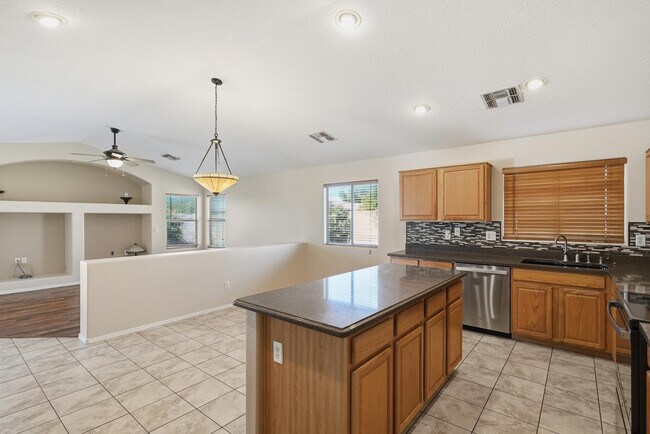 Building Photo - 5339 W Kaler Cir