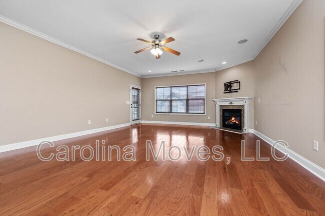Building Photo - 213B Bell Heather Lane