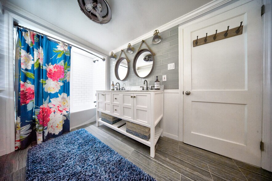 Master bath - 1604 Clearview Rd