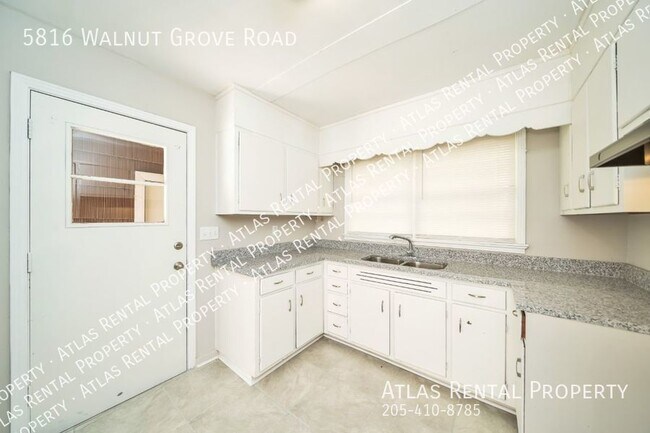 Building Photo - 5816 Walnut Grove Rd