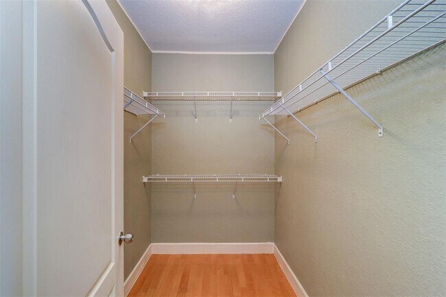 Building Photo - 2765 Via Cipriani St