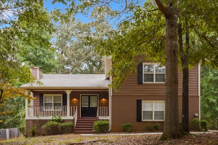 Primary Photo - 2621 Laurel Woods Ln SE