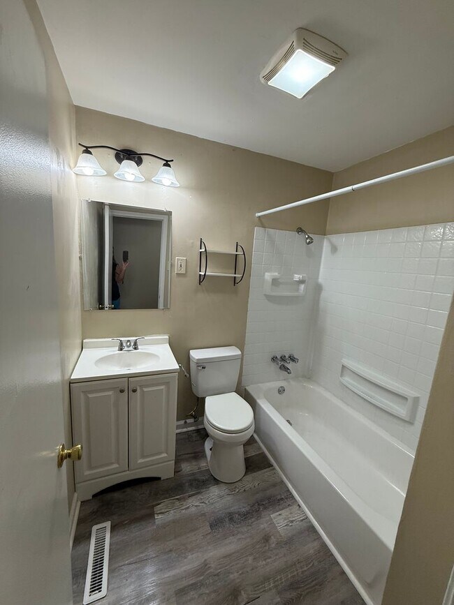 Building Photo - OKOLONA HOME